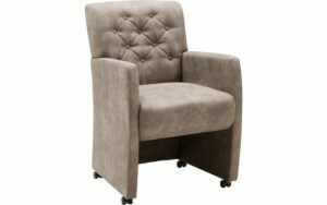 Afbeelding van een Goossens Eetkamerstoel Oliver bruin microvezel met armleuning en met wielen, stijlvol landelijk