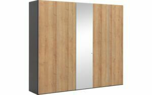 Afbeelding van een Goossens Kledingkast Easy Storage Ddk, Kledingkast 253 cm breed, 220 cm hoog, 4x draaideur en 1x spiegel draaideur midden