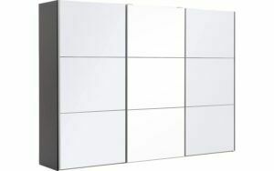 Afbeelding van een Goossens Kledingkast Easy Storage Sdk, 303 cm breed, 220 cm hoog, 2x 3 paneel glas schuifdeuren en 1x 3 paneel spiegel schuifdeur midden