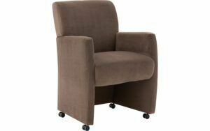 Afbeelding van een Goossens Eetkamerstoel Alex bruin velvet stof met armleuning en met wielen, stijlvol landelijk