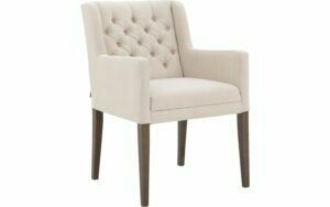 Afbeelding van een Goossens Eetkamerstoel Pearl wit stof met armleuning, stijlvol landelijk