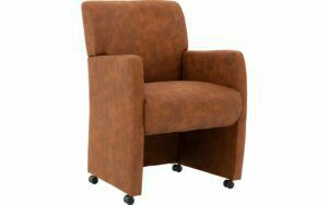 Afbeelding van een Goossens Eetkamerstoel Alex cognac microvezel met armleuning en met wielen, stijlvol landelijk