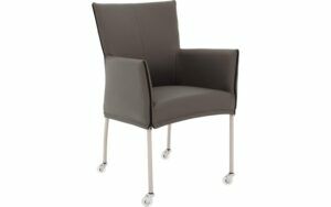 Afbeelding van een Goossens Eetkamerstoel Funk RVS Poten grijs leer met armleuning en met wielenTransparant skater wiel met rvs kap, modern design