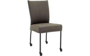 Afbeelding van een Goossens Eetkamerstoel Funk Zwarte Poten grijs leer leuning en Zwart skater wiel met zwarte kapmet wielen, modern design