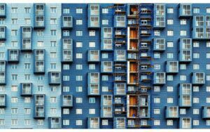 Afbeelding van een Goossens Schilderij City Blue, 118 x 70 cm