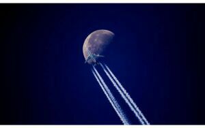 Afbeelding van een Goossens Schilderij Moon, 118 x 70 cm