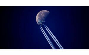 Afbeelding van een Goossens Schilderij Moon, 98 x 48 cm