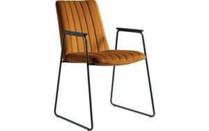 Afbeelding van een Goossens Eetkamerstoel Manta goud stof met armleuning, urban industrieel