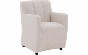 Afbeelding van een Goossens Eetkamerstoel Lewise beige stof met armleuning en met wielen, stijlvol landelijk