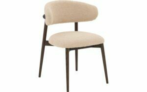 Afbeelding van een Goossens Eetkamertoel Diede met Massief Houten Frame beige stof leuning, stijlvol landelijk