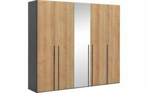Afbeelding van een Goossens Kledingkast Easy Storage Ddk, Kledingkast 253 cm breed, 220 cm hoog, 4x draaideur en 1x spiegel draaideur midden