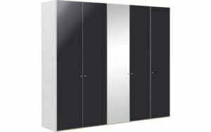 Afbeelding van een Goossens Kledingkast Easy Storage Ddk, Kledingkast 253 cm breed, 220 cm hoog, 4x draaideur en 1x spiegel draaideur midden