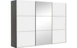 Afbeelding van een Goossens Kledingkast Easy Storage Sdk, 303 cm breed, 220 cm hoog, 2x 3 paneel schuifdeuren en 1x 3 paneel spiegel schuifdeur midden