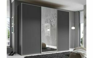 Afbeelding van een Goossens Kledingkast Big Choice Type 01 163, Slaapkamerkast 298 cm breed, 240 cm hoog, 2 schuifdeuren en 1 glas schuifdeur midden