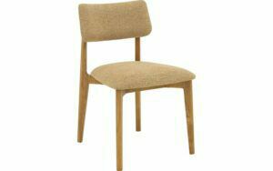 Afbeelding van een Goossens Stoel Kris met Massief Houten Frame geel stof leuning, modern design