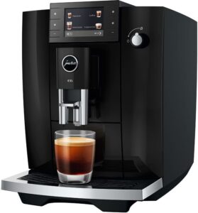 Afbeelding van een JURA E6 Piano Black (ED) Volautomatische Koffiemachine